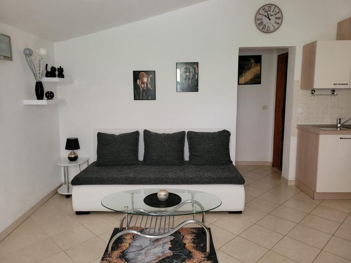 Apartman Dora Pula Zewnętrze zdjęcie