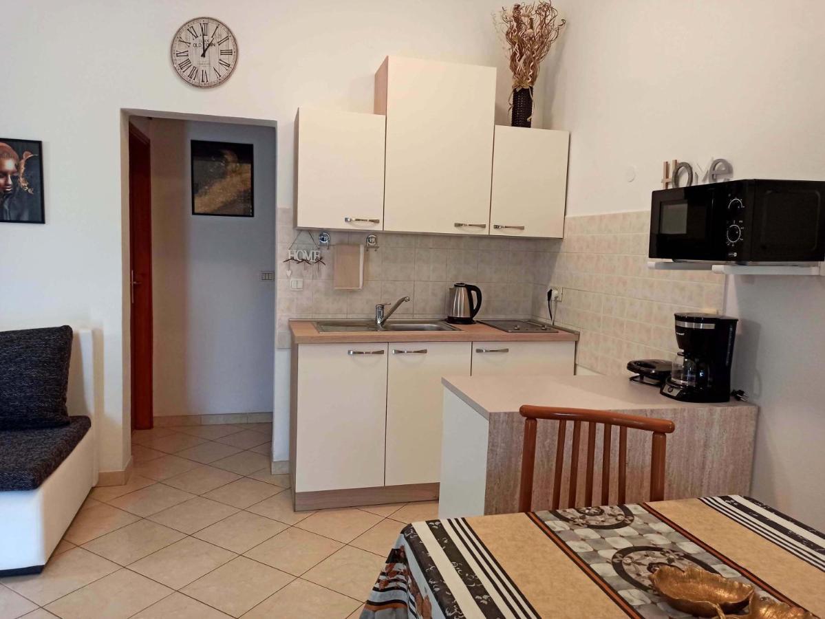 Apartman Dora Pula Zewnętrze zdjęcie