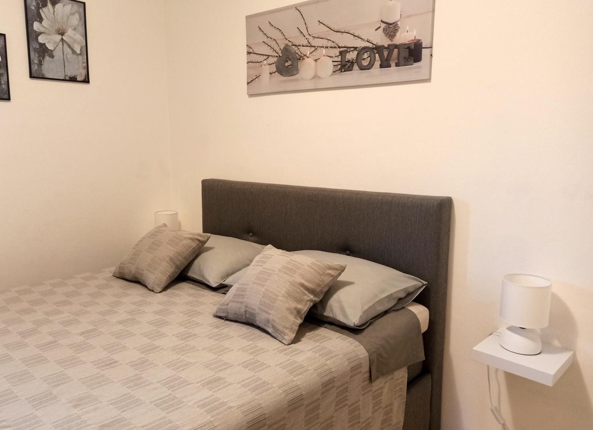 Apartman Dora Pula Zewnętrze zdjęcie